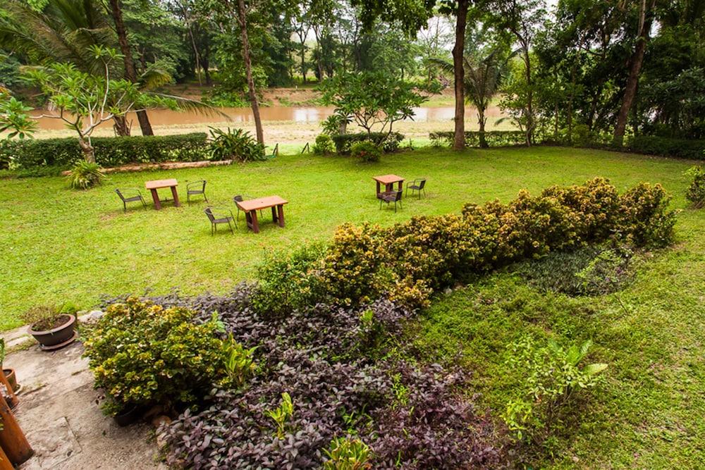Riverhouse-The Teak House Mae Sariang Exterior photo