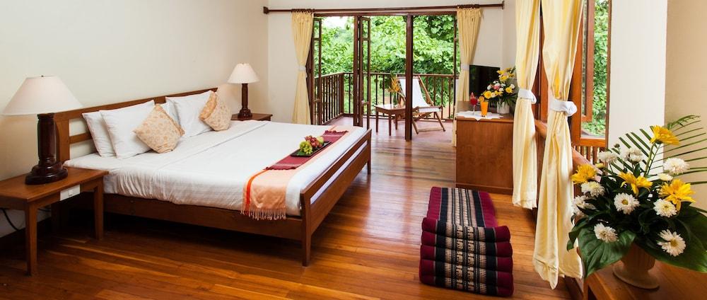 Riverhouse-The Teak House Mae Sariang Exterior photo
