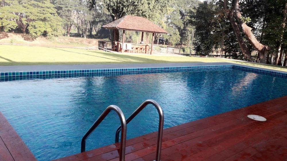 Riverhouse-The Teak House Mae Sariang Exterior photo