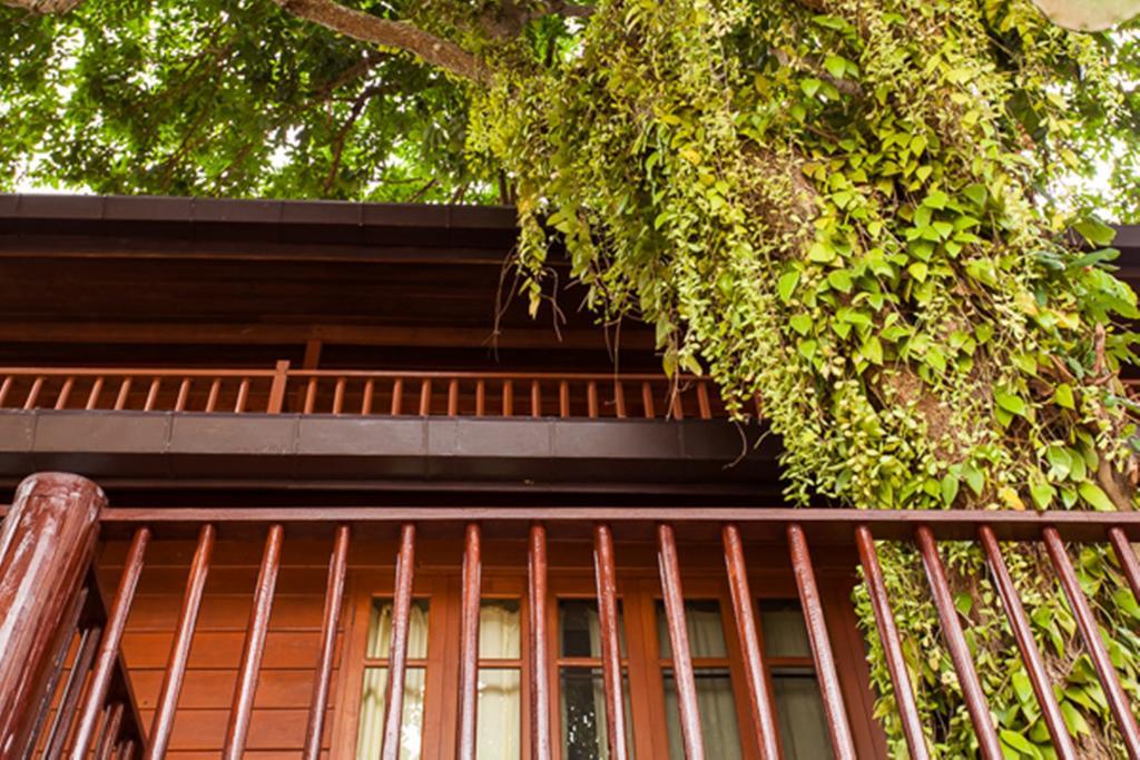 Riverhouse-The Teak House Mae Sariang Exterior photo